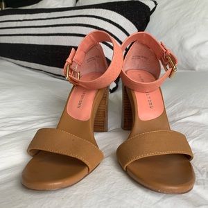 Chinese Laundry Two Tone Block Heel Sandal Size 8